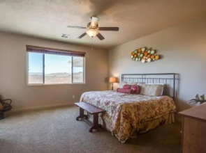 3BD/2B Sunset Views in the Desert