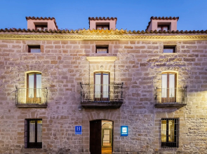 Hotel  YIT La Casona del Arco