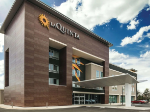 La Quinta Inn & Suites by Wyndham McDonough