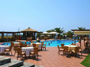 Oasis Hotel Kyparissia