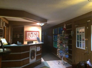 Algonquin Lakeside Inn