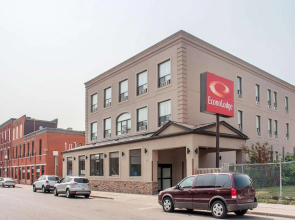 Woodstock Inn and Suites