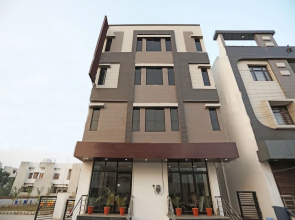 OYO 10214 Hotel Westwood INN