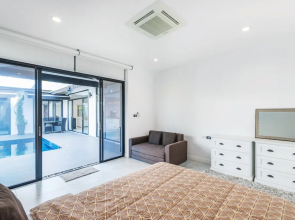 Alexza 218 By Favstay