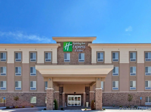 Holiday Inn Express & Suites Topeka North by IHG