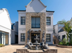 Ezulwini Villa Hotel
