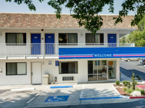 Motel 6 Grants Pass, OR