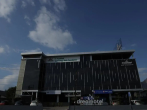 Dreamotel Luxury Suits And Rooms
