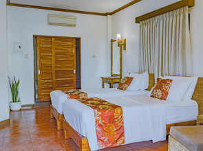 Pura Vida Beach & Dive Resort