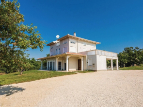Stunning Home in Poljica With 8 Bedrooms, Wifi and Outdoor Swimming Pool