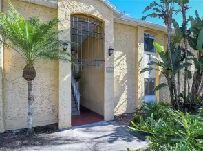 Lovely 3 Bedroom Condo On Golf Course