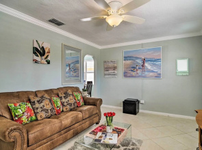 Bayside Pad w/ Pool Access & Dock: 1/2 Mi to Beach