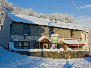 Gwaelod Y Garth Inn
