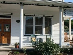 The Alexander Benjamin House Country Lodging