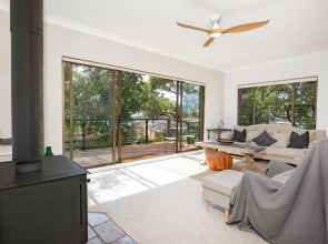 Saltbush Cottage - Pet Friendly - 1 Min Walk to Beach