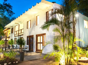 Hotel Casa Blanca