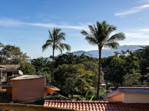 Casas com jacuzzi e churrasqueira a 500 metros da Praia do Perequê na Ilhabela