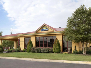 Days Inn by Wyndham Summerton