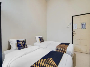 SPOT ON 91772 Nisrina Homestay Syariah