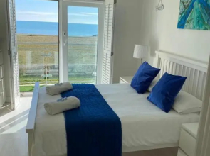 LUXURY BEACHFRONT OUTSTANDING 2 bedroom APARTMENT