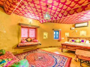 Mud Mirror Guesthouse