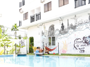 Pool Party Hostel