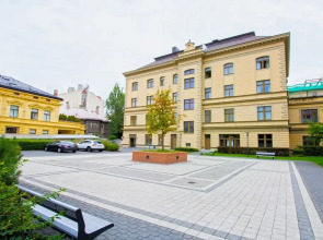 Luxurious apart.with swimming pool