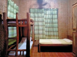 Jjs Backpackers Village