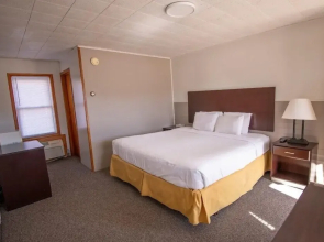 Superior Motel & Suites