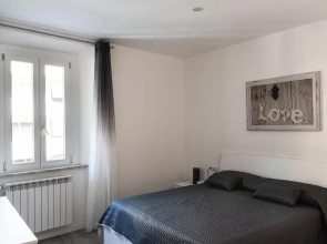 Zezio 44 in Como With 2 Bedrooms and 1 Bathrooms