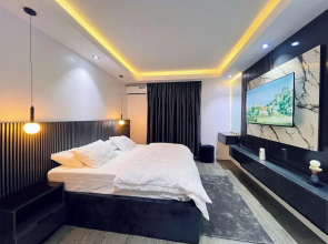 Shortlets Apartment by Tomi