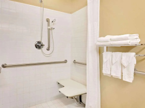 Microtel by Wyndham Perry National Fairground Area I-75