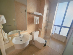 Santa Grand Hotel East Coast, a NuVe Group Collection