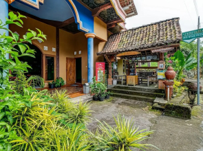 OYO Homes 90996 Desa Wisata Pulesari Syariah