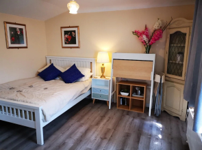 Impeccable 1-bed Lodge in Eastleigh
