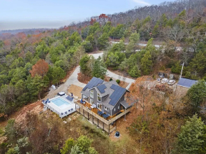 Van Kirk Cove 6 BDR Stunner!