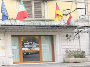 River Hotel