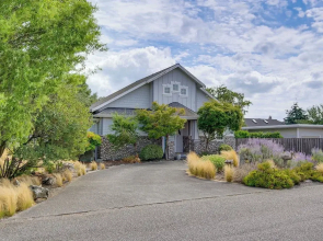 Steps to Beach: Home w/ Hot Tub in Oak Harbor!