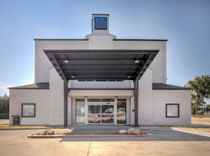 Motel 6 Cedar Park, TX