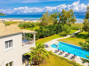 Ormos Beach House in Apraos