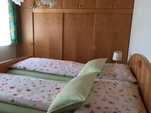 Charming Apartment in Goldegg, Austria - Mountain Views & Private Entrance