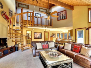 Hideaway Cabin House
