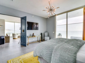 Oceanfront Apartment in Malibu w/ Beach Access!