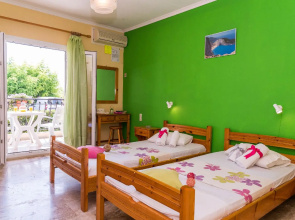 Roussa's Studios and Apartments