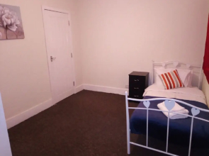 KCS Apartment - 3 Bedroom Flat Birmingham