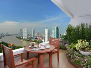 Отель Centre Point Silom