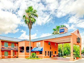 Econo Lodge Inn & Suites Near Lackland AFB