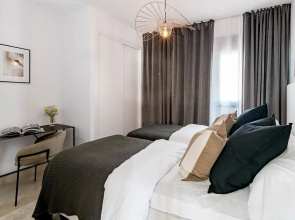 Djc- Modern 2 Bedroom Apartment Close to Beach