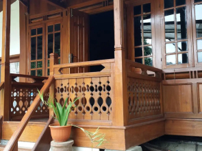 Bantal Guling Villa Bandung