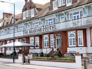 Marine Hotel